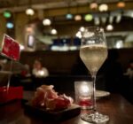 渋谷のカルチャーを凝縮した異国情緒カフェ。ベリーダンスを至近距離で楽しむ「Cafe BOHEMIA」の熱狂的な夜