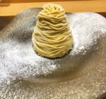 作りたての和栗モンブランをカウンターで味わう。 モンブランスタイル 代々木八幡