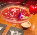 本に囲まれた大人の夜。ライブラリーバー 十誡