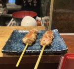 新橋の夜は、焼き鳥とワイン。締めの鶏塩ラーメンまで
