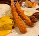 行列の絶えない老舗洋食屋さんのエビフライ。 モンブラン 浅草